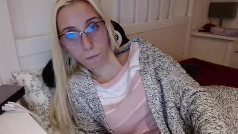 Lena online show from 10/29/25, 06:20