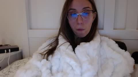 Lena online show from 11/23/25, 09:42