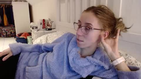 Lena online show from 12/05/25, 06:26