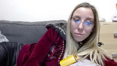 Lena online show from 03/16/26, 06:34