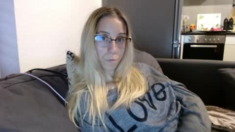 Lena online show from 06/01/26, 05:36