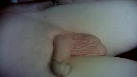 Snapshot of barenaked07 chatting on 12/19/24, 01:18 barenaked07 online show from 12/19/24, 01:18