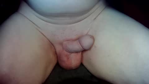 Snapshot of barenaked07 chatting on 09/13/25, 04:51 barenaked07 online show from 09/13/25, 04:51