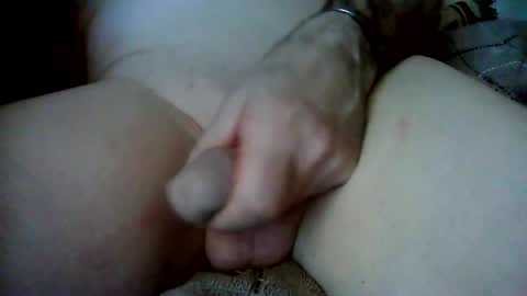 Snapshot of barenaked07 chatting on 12/14/25, 06:01 barenaked07 online show from 12/14/25, 06:01