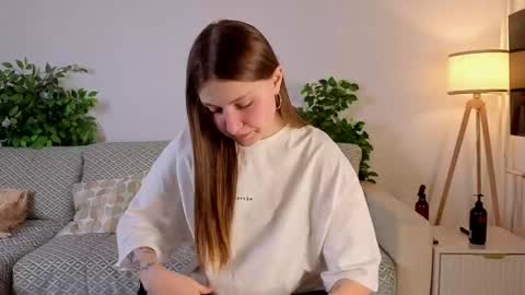 Snapshot of barrieyounkers chatting on 11/30/25, 01:09 Elise online show from 11/30/25, 01:09