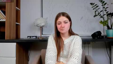 Snapshot of barrieyounkers chatting on 12/02/25, 01:22 Elise online show from 12/02/25, 01:22