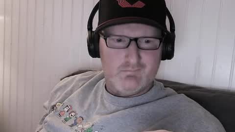 Snapshot of bartender_blue_eyes chatting on 12/14/24, 04:56 Bartender Blue online show from 12/14/24, 04:56