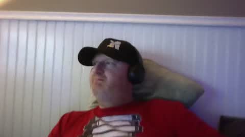 Snapshot of bartender_blue_eyes chatting on 01/19/25, 07:46 Bartender Blue online show from 01/19/25, 07:46