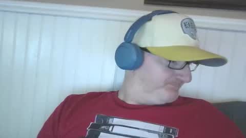 Snapshot of bartender_blue_eyes chatting on 11/01/25, 08:16 Bartender Blue online show from 11/01/25, 08:16