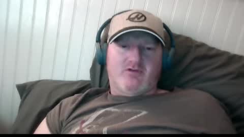 Snapshot of bartender_blue_eyes chatting on 11/14/25, 10:14 Bartender Blue online show from 11/14/25, 10:14