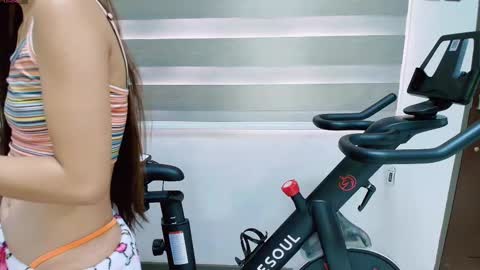 Snapshot of basapukipuki chatting on 10/25/25, 02:52 PukiPuki online show from 10/25/25, 02:52