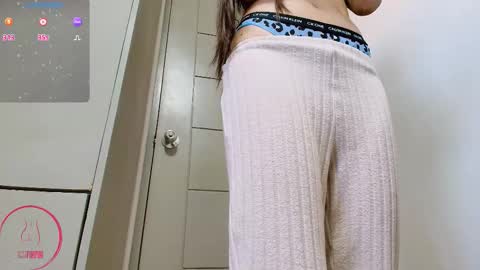 Snapshot of basapukipuki chatting on 11/11/25, 01:27 PukiPuki online show from 11/11/25, 01:27