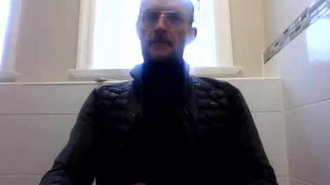 Snapshot of basiccamguy chatting on 02/13/25, 11:06 basiccamguy online show from 02/13/25, 11:06