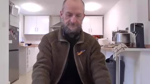 Snapshot of basiccamguy chatting on 10/16/25, 08:48 basiccamguy online show from 10/16/25, 08:48