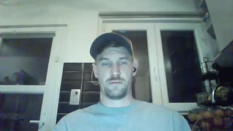 Snapshot of basteleus1 chatting on 02/27/25, 01:38 basteleus1 online show from 02/27/25, 01:38