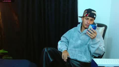 Snapshot of bastiaan_28 chatting on 05/14/26, 02:18 Bastian online show from 05/14/26, 02:18