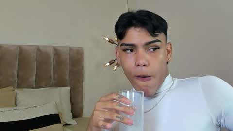 Snapshot of bastian_carter chatting on 11/13/25, 12:15 Bastian online show from 11/13/25, 12:15