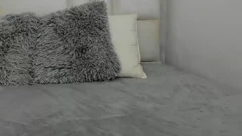 Bastian Independent Model online show from 09/14/25, 11:20