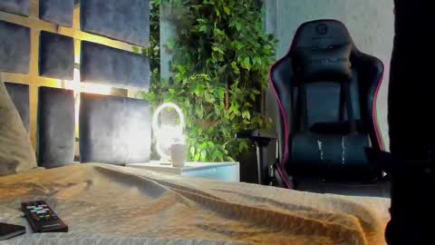 Bastian Independent Model online show from 11/02/25, 03:09