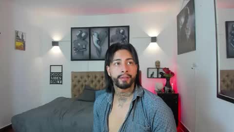 Snapshot of bastian_jones1 chatting on 11/24/25, 11:59 bastian_jones1 online show from 11/24/25, 11:59