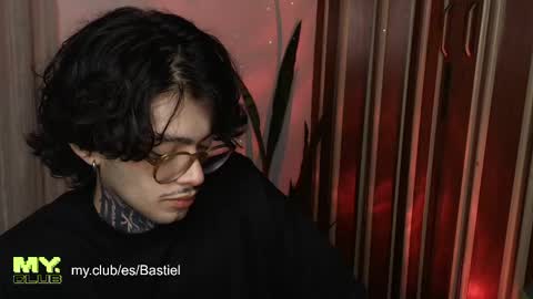 Snapshot of bastiel_ chatting on 04/18/26, 11:38 Bastiel online show from 04/18/26, 11:38