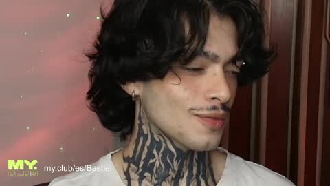 Snapshot of bastiel_ chatting on 05/02/26, 12:48 Bastiel online show from 05/02/26, 12:48