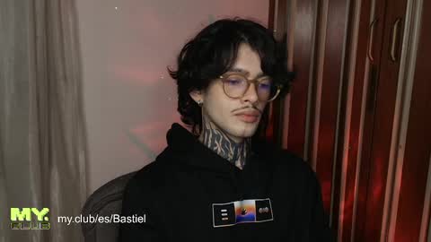 Snapshot of bastiel_ chatting on 05/08/26, 05:02 Bastiel online show from 05/08/26, 05:02