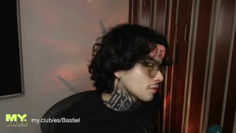 Snapshot of bastiel_ chatting on 05/10/26, 02:17 Bastiel online show from 05/10/26, 02:17
