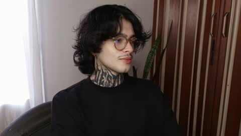 Snapshot of bastiel_ chatting on 06/06/26, 10:14 Bastiel online show from 06/06/26, 10:14