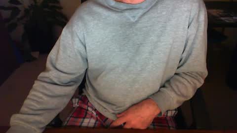 Snapshot of batebro13 chatting on 12/05/24, 03:17 BateBro13 online show from 12/05/24, 03:17