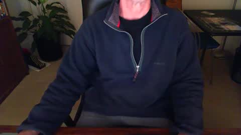 Snapshot of batebro13 chatting on 12/11/24, 12:34 BateBro13 online show from 12/11/24, 12:34