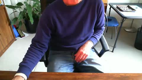 Snapshot of batebro13 chatting on 02/09/25, 09:06 BateBro13 online show from 02/09/25, 09:06