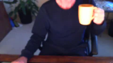 Snapshot of batebro13 chatting on 02/15/25, 03:17 BateBro13 online show from 02/15/25, 03:17