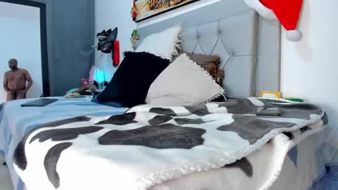 Snapshot of batey44_ chatting on 12/14/24, 02:56 Idaly and Carlos online show from 12/14/24, 02:56