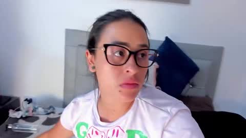 Snapshot of batey44_ chatting on 09/10/25, 03:28 Idaly and Carlos online show from 09/10/25, 03:28