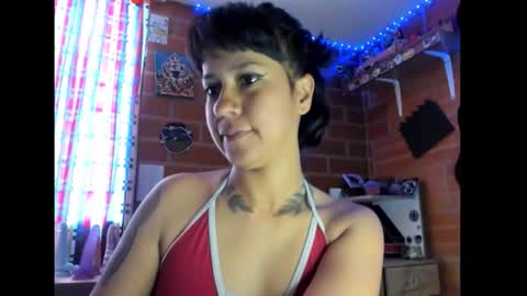 Snapshot of batkyrie chatting on 12/17/25, 12:44 batkyrie online show from 12/17/25, 12:44