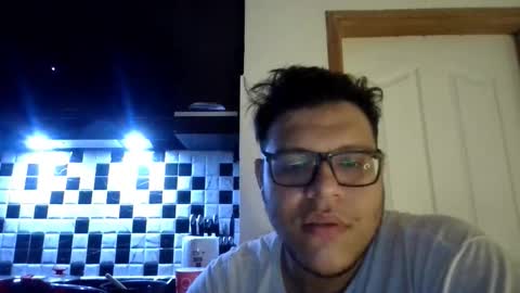 Snapshot of batman2430 chatting on 09/22/25, 04:03 brian online show from 09/22/25, 04:03