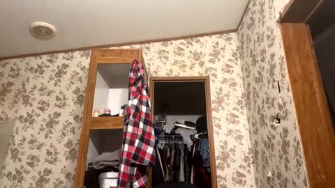 Snapshot of battlewolfxx chatting on 12/13/24, 09:46 battlewolfxx online show from 12/13/24, 09:46