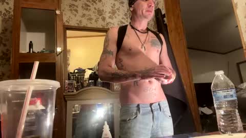 Snapshot of battlewolfxx chatting on 01/05/25, 03:43 battlewolfxx online show from 01/05/25, 03:43