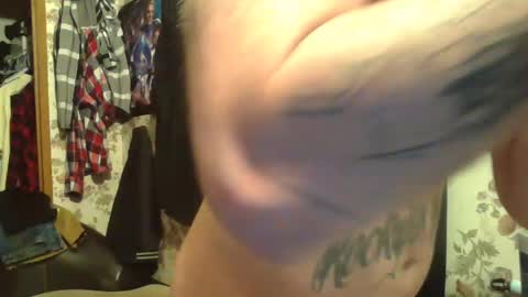 Snapshot of battlewolfxx chatting on 01/19/25, 05:37 battlewolfxx online show from 01/19/25, 05:37