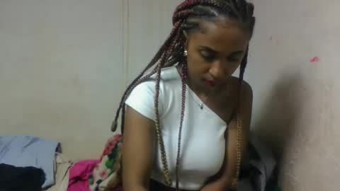 Snapshot of bavianona chatting on 10/10/25, 02:43 bavianona online show from 10/10/25, 02:43
