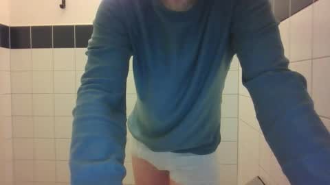 Snapshot of bayern_xl chatting on 12/20/25, 12:23 bayern_xl online show from 12/20/25, 12:23