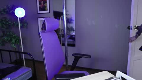 Snapshot of bayonetta_doll chatting on 12/05/25, 12:47 BAYONETTA DOLL online show from 12/05/25, 12:47