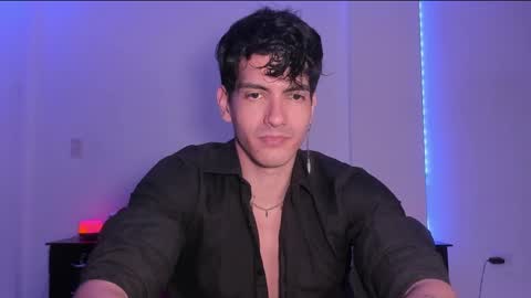 Valentino online show from 01/25/25, 12:27