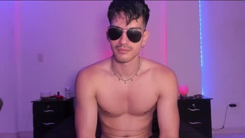 Valentino online show from 01/30/25, 12:18