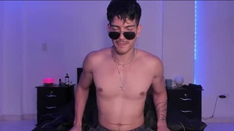 Valentino online show from 02/05/25, 12:31