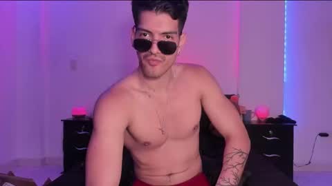 Valentino online show from 02/05/25, 09:50