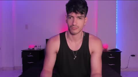 Valentino online show from 02/09/25, 09:06