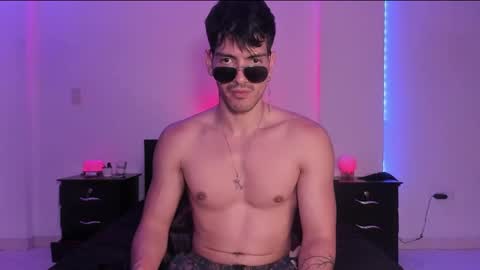 Valentino online show from 02/10/25, 12:08