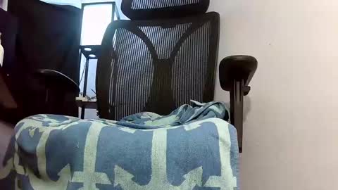 Snapshot of bbc4cam99 chatting on 09/17/25, 10:50 bbc4cam99 online show from 09/17/25, 10:50